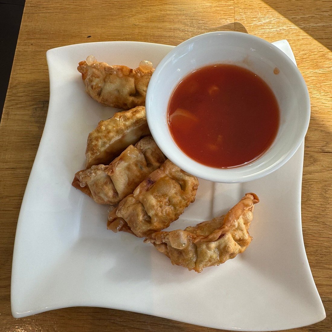 V4. Fried wontons (6 pcs)
